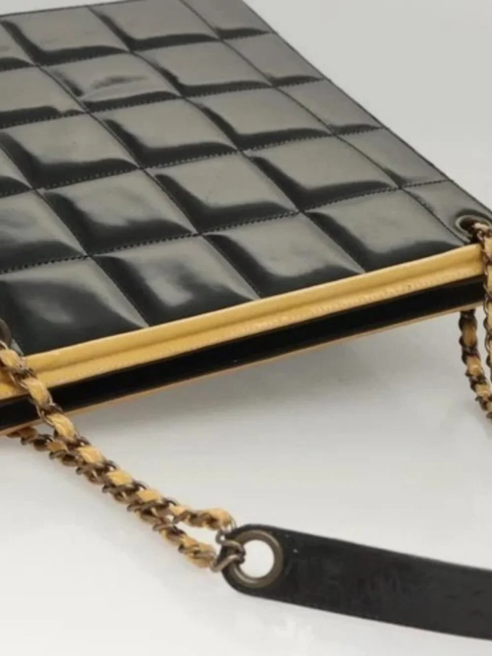 CHANEL Choco Bar Chain Shoulder Bag Patent leather Black CC Auth 122608